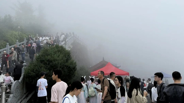 日赏风景夜蹦迪 大洪山神话旅游节打造别样假期之旅