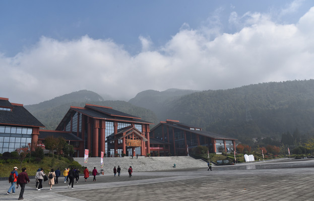三峡游——武陵山大裂谷