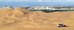 新疆游记图片] 金秋时节走北疆（11）库木塔格沙漠、与城市为邻的奇观