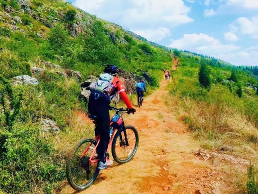 《骑行之旅:装备的选择与体验的可持续性》