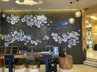 从丽瑞德床到过桥米线桌：5分钟，把云南鲜炫进肚子里