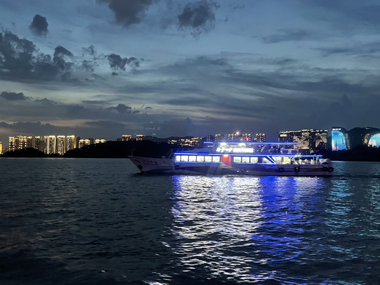 鹭江夜游丨感受一座城市的灯光秀