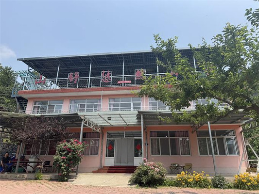 承德兴隆青松岭花市村山舒悠然小院农家院，院落被大山环绕依山而建，是夏天避暑圣地！