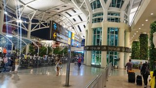 【中国护照入境印尼全攻略】免签？落地签？快速通关秘诀都在这！