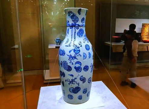 中国南京博物院 　花瓶 90年春华秋实，南京博物院“珍宝天团”齐亮相| 极目新闻