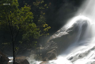 白练悬空震山谷 -- 广东增城白水寨瀑布