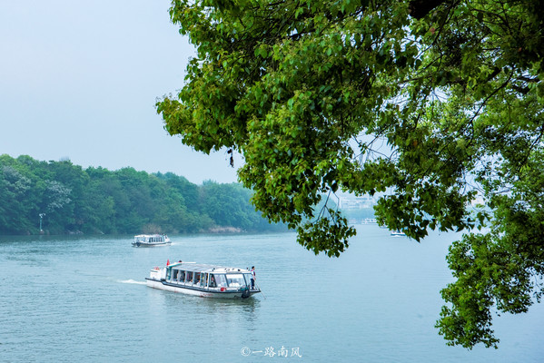桂林山水甲天下,秀峰风景独好