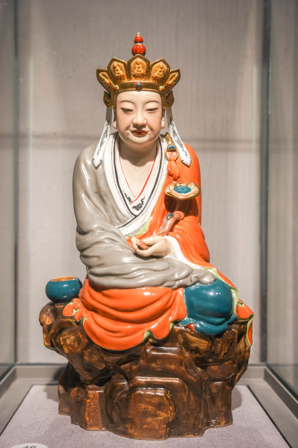 景德镇旅游攻略_景德镇雕塑瓷厂游玩_景德镇学院