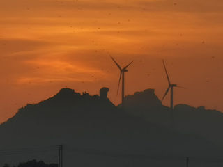 霞浦下尾岛 红日身披云纱冉冉升起唤醒大地