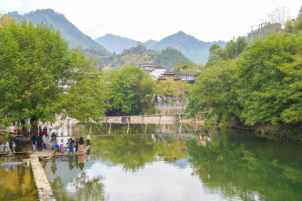 景德镇学院_景德镇旅游攻略_景德镇雕塑瓷厂游玩