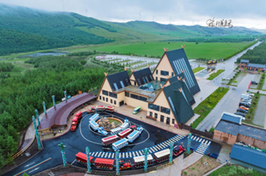 避暑天堂的秘境之旅——丰宁七彩森林，体验森林深处的丹霞民宿