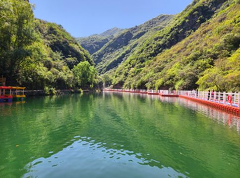 国庆寻幽处，双龙峡里醉金秋
