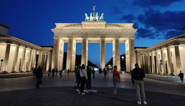 欧洲三个月环游九《从北到南跨越德国：柏林墙下的涂鸦与德累斯顿的圣母教堂》