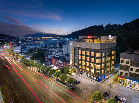 📍广州素里见野Hotel旅拍手记|住进柯木塱地铁口的侘寂美学空间