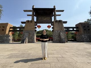 河北保定易水湖山湖涧民宿带电梯，是体验环湖自驾骑行、潜水畅游、放钩垂钓、的绝佳目的地！