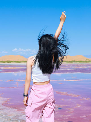 朋友圈问疯了救命啊真的是沙漠中的湖