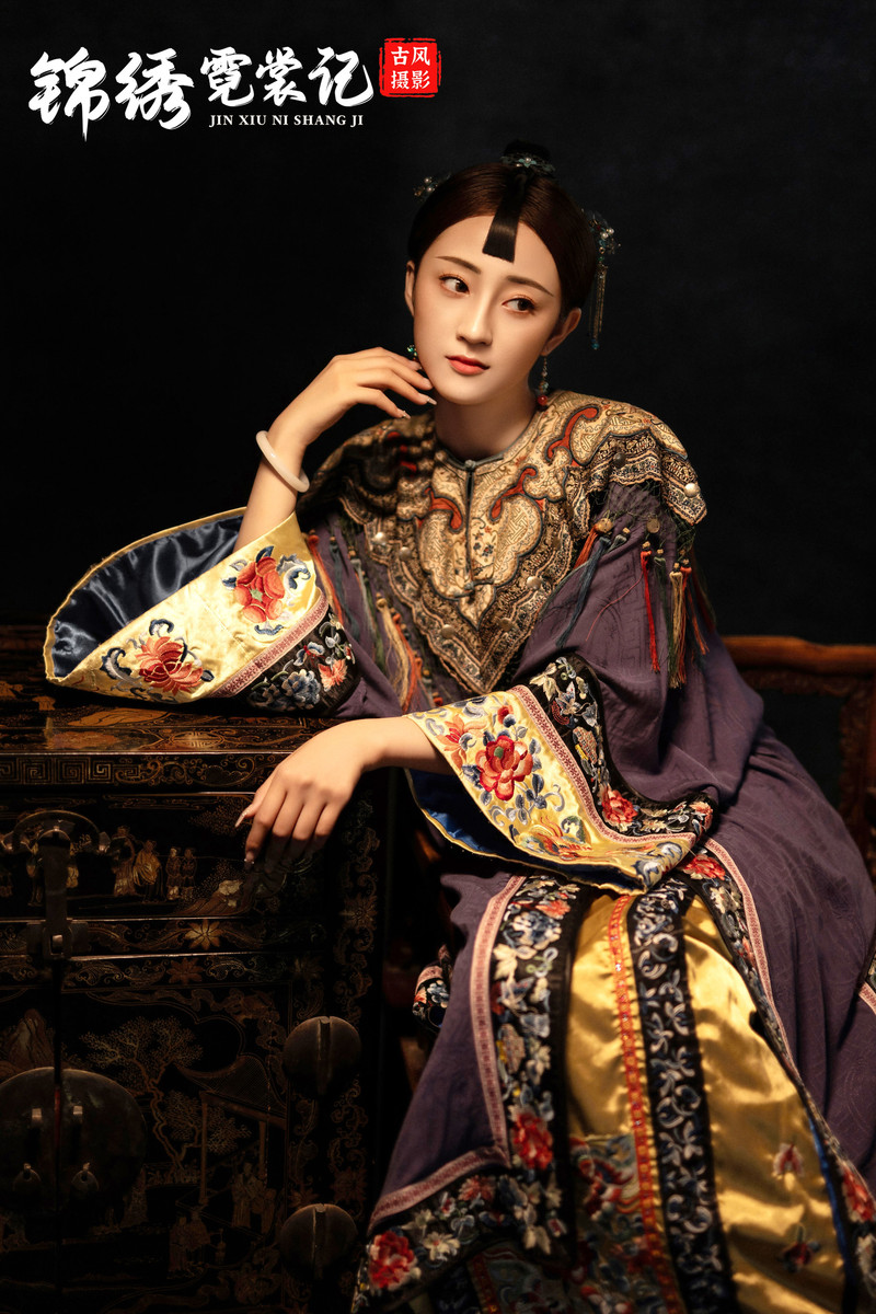 平遙古城古風探秘，錦繡霓裳記清代古董衣遺夢，如此讓人心馳神往。