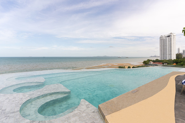 芭堤雅贝菲尔海滩酒店(Bayphere Hotel Pattaya)
