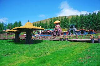 北京周边16度的避暑胜地，囊括绝美的草原、森林、湖泊，景色美如诗画