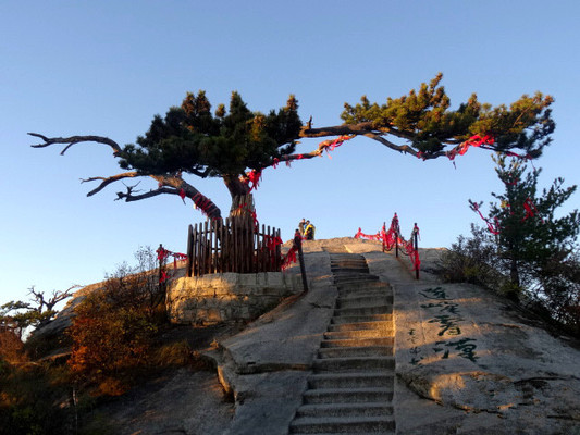 徒步华山，兵哥相伴