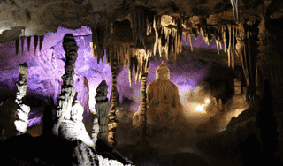 独山天洞景区，不仅洞内胜景尽收眼底，还有洞外的绿意葱茏尽显春意~