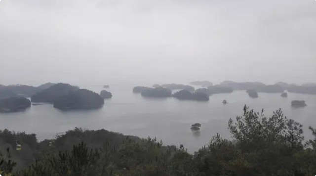杭州千岛湖真有1000座岛屿吗?听说湖底下还淹没着两座千年古城