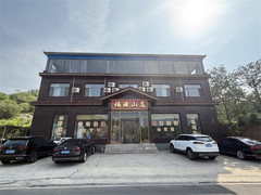易水湖景区游记图片] 河北保定易水湖福源山庄农家院免费乘坐观光车，与易水湖金龟码头仅咫尺之遥，驱车2分钟即可抵达！