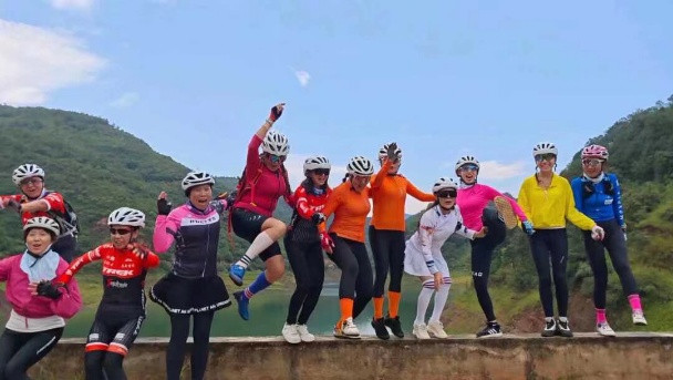 秋高气爽骑昆明，这五条绝美路线带你轮动金秋。