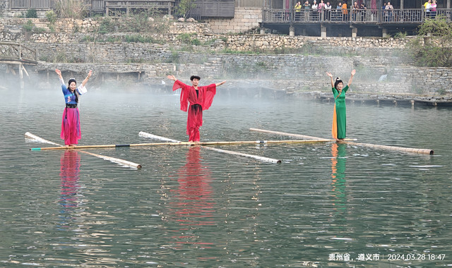 黔北古寨乌江寨 六百年流连忘返昼夜风景线