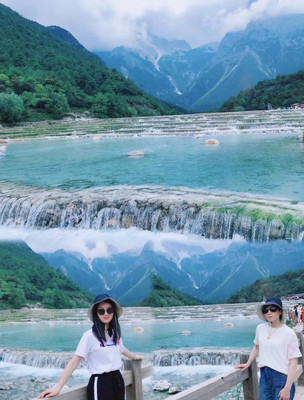 丽江| 狂飙10小时,穿过人海,去看玉龙雪山冰川云海