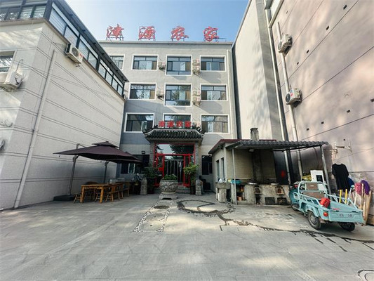 河北保定易水湖津源农家院，与太行水镇仅三分钟步程之遥，能免费野钓钓鱼！