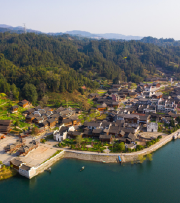 天柱游记图文-乡游黔中·天柱县 三门塘村 | 春光落在江畔，追一场时空之旅