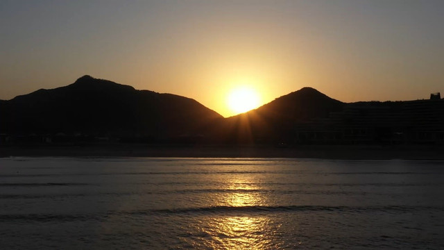 去半边山看海！