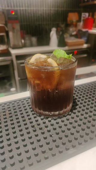 枕着翠湖夜色入眠，这家昆明酒店藏着城市的温柔灯火✨