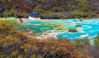 秋日黄龙来信｜山巅的蓝宝石正在阳光下等你