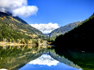 达古冰川彩林季来袭,漫山红黄绿,随手拍都是大片