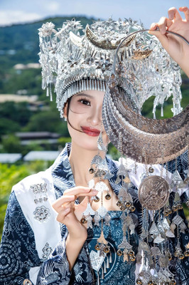 在槟榔谷,当一回苗族阿妹