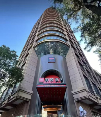 📍昆明翠湖丽瑞德酒店，这家酒店简直是我在昆明旅行的完美落脚点！酒店位置绝了，就
