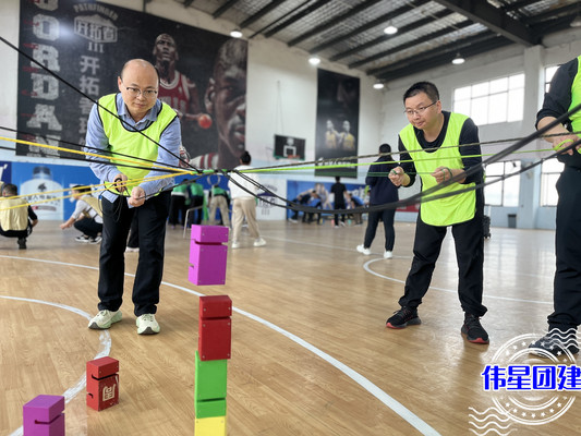 合肥团建游戏拓展训练团队合作项目合力筑塔
