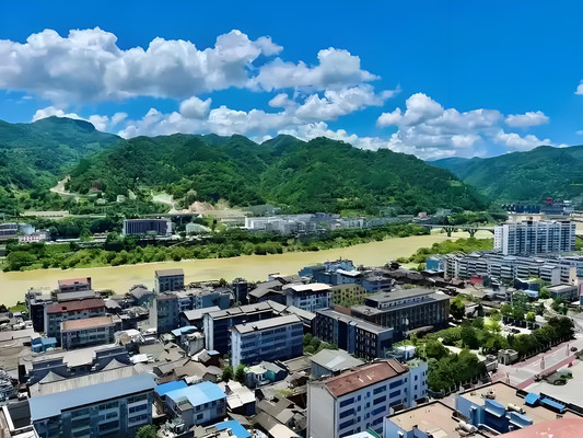 逛老街游后柳水乡、鬼谷岭,在石泉休闲度假好安逸