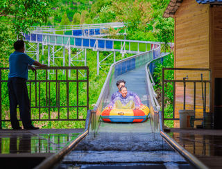 似乎玩水,才是夏天的主旋律,比如 :青铜山漂流!