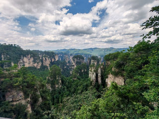 张家界，领略这迷人的仙境景色