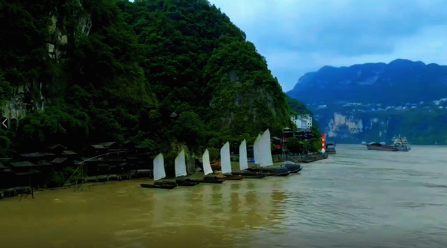 三峡旅游的传奇 水上人家 山上人家生活场景 渔夫表演船工号子