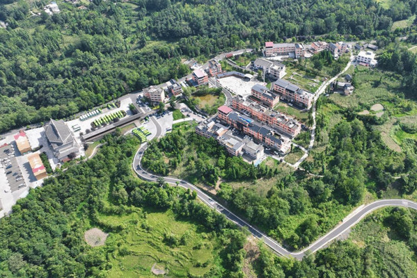 乡游黔中·百里杜鹃管理区 颖川村 | 花期已定，杜鹃花海盼客来