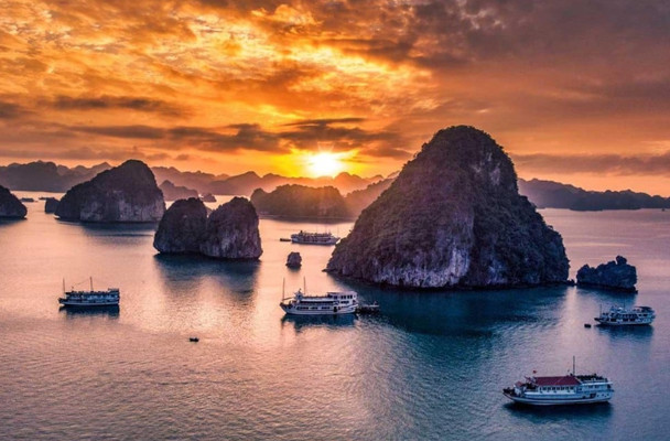 越南下龙湾:享受美妙的海洋假期!