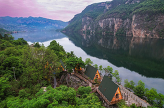 金沙游记图片] 悬崖上的时间褶皱：在金沙化觉水拍云崖，与江涛对饮一杯闲