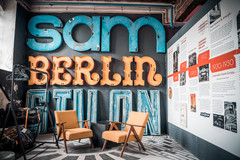 波兰游记图片] 复古设计，点亮华沙的霓虹之光！