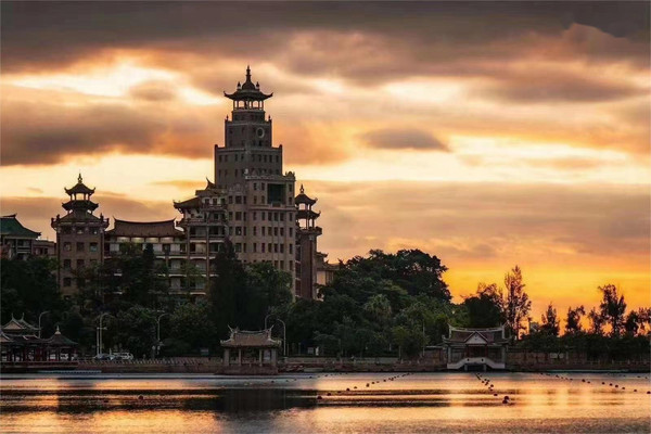 被夕阳拥抱的集美文化灵感之旅