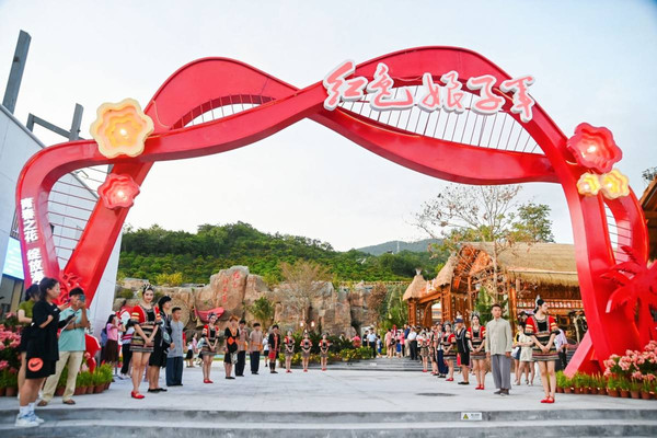 海南红色景点,实景红色娘子军演出