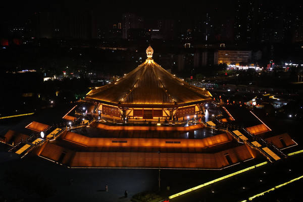 大唐不夜城:探寻古都西安的繁华盛景